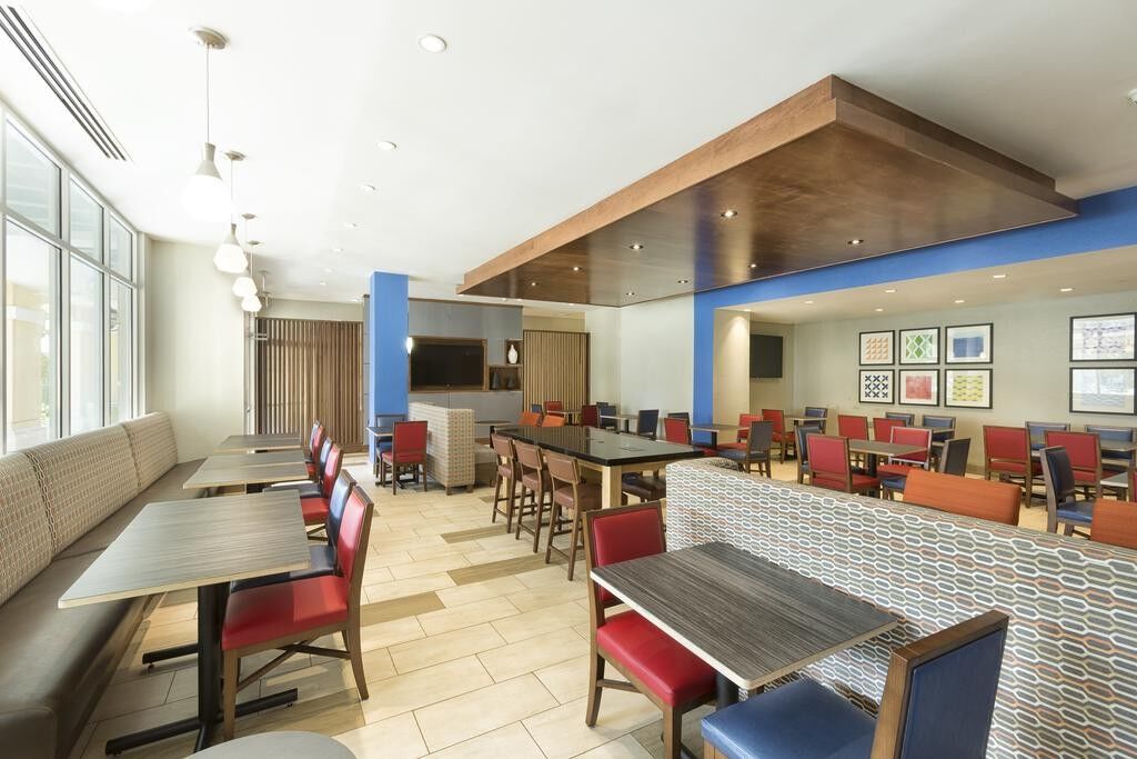Holiday Inn Express & Suites S Lake Buena Vista By Ihg Киссимми Экстерьер фото
